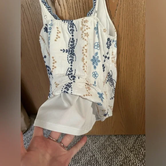 Cute tank top - Picture 4 of 6